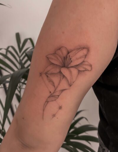 ci gi tattoo fiore