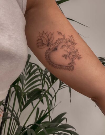 ci gi tattoo heart flower