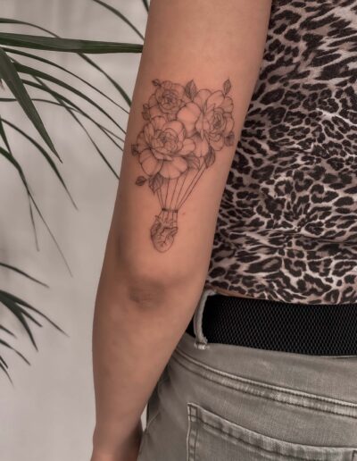 ci gi tattoo mongolfiera cuore e fiori